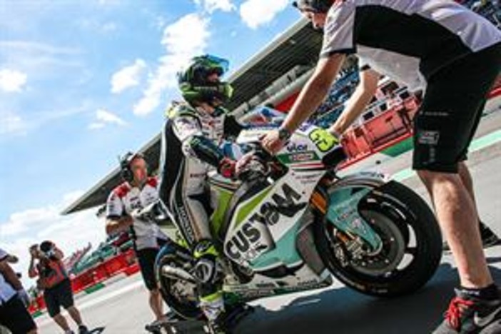 Occhi tristi nel Principato per Cal Crutchlow che cade a 6 giri dalla fine del Moto Gp di Aragon