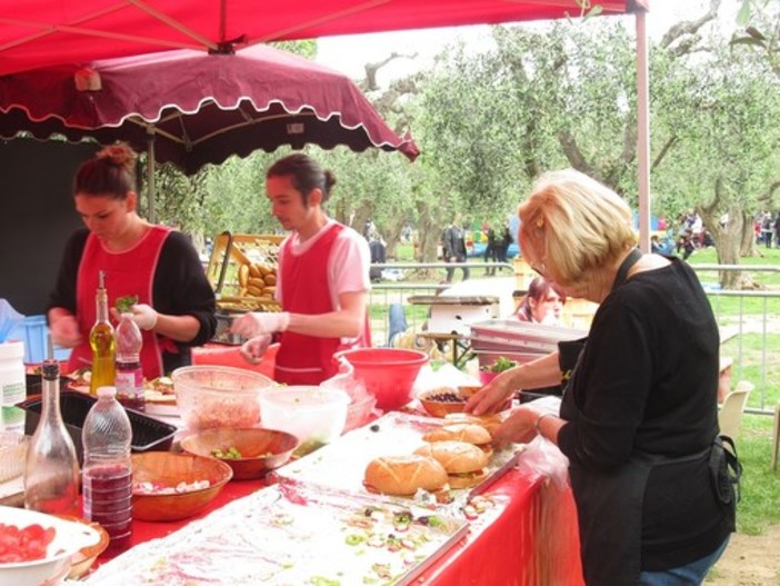 Le cinque prelibatezze della cucina nizzarda: un video le svela Le cinque prelibatezze della cucina nizzarda: un video le svela