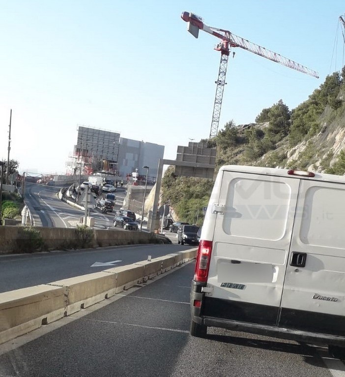 Nuovi problemi per i frontalieri che lavorano a Monaco: dopo le code a San Ludovico ecco quelle all'uscita di Roquebrune (Foto)