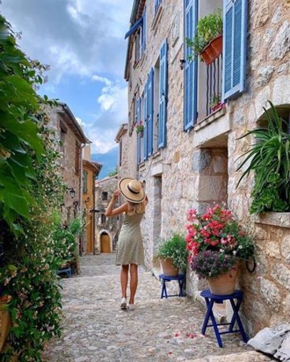Arrière pays della Côte d’Azur (foto CRT Côte d’Azur France) Arrière pays della Côte d’Azur (foto CRT Côte d’Azur France)