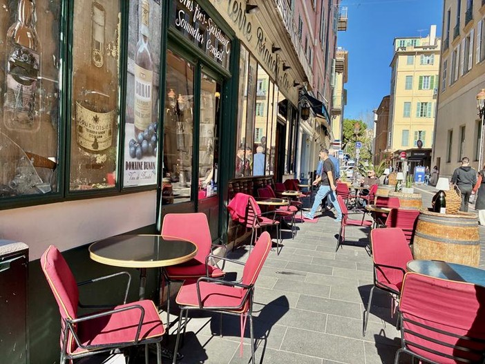 La Cave Bianchi a Nizza. Fotografie di Silvia Assin