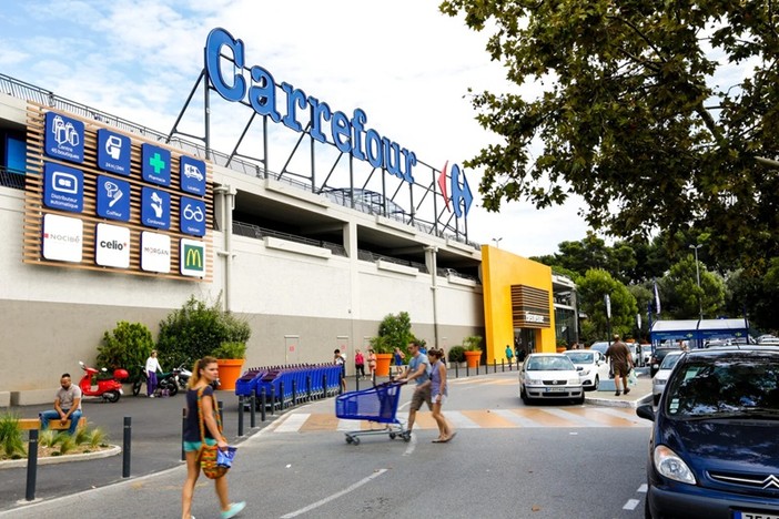 Antibes, il supermercato dei record: Carrefour è il numero uno in Francia
