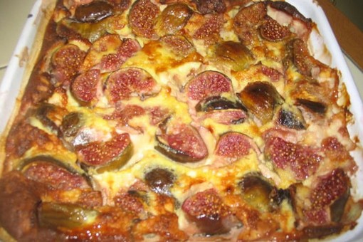 Clafoutis di prugne e fichi Clafoutis di prugne e fichi
