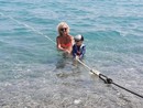 Le corde restano in spiaggia: a Nizza si potrà uscire dall’acqua tutto l’anno