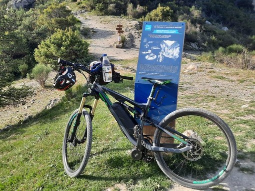 Colle Saint Michel e il villaggio fantasma di Rocca Sparviera, fotografie di Danilo Radaelli Colle Saint Michel e il villaggio fantasma di Rocca Sparviera, fotografie di Danilo Radaelli