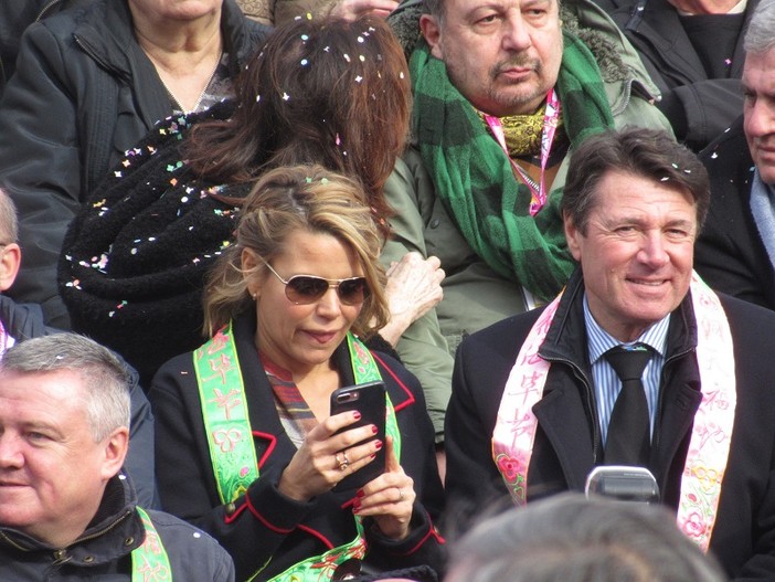Christian Estrosi con la moglie al Carnevale di Nizza