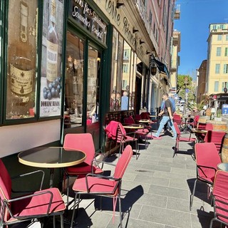 La Cave Bianchi a Nizza. Fotografie di Silvia Assin