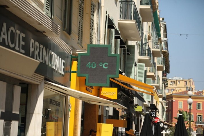 «Je ne sors plus»: sulla Costa Azzurra il caldo spinge alcuni residenti a valutare il trasferimento
