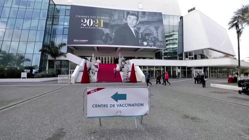 Centro di vaccinazione a Cannes