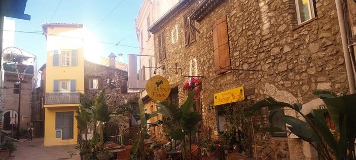 Da Cagnes sur Mer a Villeneuve Loubet. Fotografie di Danilo Radaelli