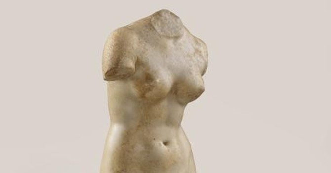 «Statue du type de la Vénus du Capitole» Italie 100 av. J.-C. - 600 apr. J.-C. Paris, Musée du Louvre, Département des Antiquités grecques, étrusques et romaines ©Ville de Cannes, Musée des explorations du monde, C. Germain