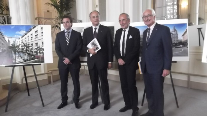 Da sinistra: l'architetto monegasco Gabriel Viora, Jean Luc Biamonti Presidente del CDA dell'SBM, l'architetto francese Richard Martinet e Jean-Louis Masurel Amministratore delegato SBM Da sinistra: l'architetto monegasco Gabriel Viora, Jean Luc Biamonti Presidente del CDA dell'SBM, l'architetto francese Richard Martinet e Jean-Louis Masurel Amministratore delegato SBM