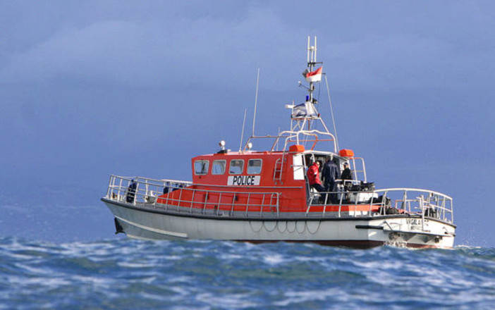 Monaco: salvati dalla polizia due turisti sopraffatti dal mare mosso. Uno ancora in prognosi riservata al CHPG Monaco: salvati dalla polizia due turisti sopraffatti dal mare mosso. Uno ancora in prognosi riservata al CHPG