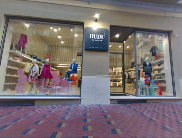 Sei in cerca di un look speciale per i tuoi figli?A Ventimiglia apre Dudù di Elena e Sandro, un nuovo negozio di abbigliamento calzature 0-16! Sei in cerca di un look speciale per i tuoi figli?A Ventimiglia apre Dudù di Elena e Sandro, un nuovo negozio di abbigliamento calzature 0-16!