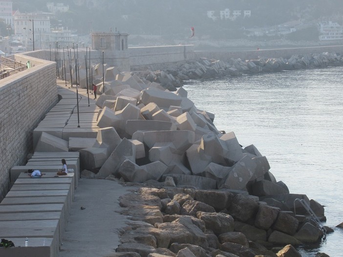 Diga del porto di Nizza Diga del porto di Nizza