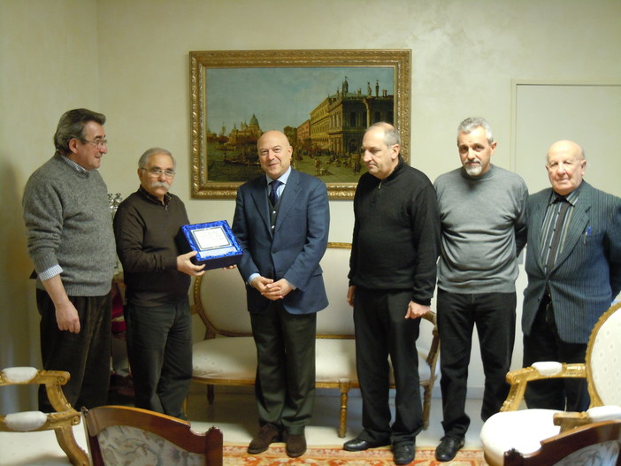 Incontro dei Frontalieri Autonomi Intemeli con l'Ambasciatore d'Italia a Monaco Incontro dei Frontalieri Autonomi Intemeli con l'Ambasciatore d'Italia a Monaco