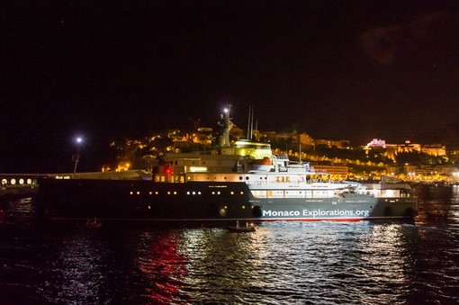 Lo Yersin in partenza dal porto di Monaco