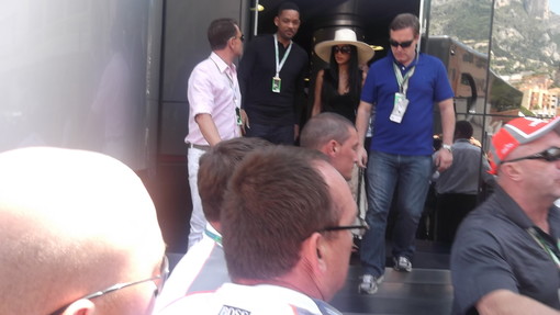 Will Smith ruba la scena del paddock a Montecarlo Will Smith ruba la scena del paddock a Montecarlo