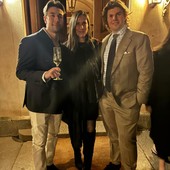 La giornalista Chiara Osnago Gadda, event manager di Evolution Horizon Award, alla serata di presentazione della nuova collezione “Diva”, tra Giacomo Scarcia e Riccardo Zegna Baruffa