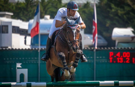Equitazione: tre italiani ai primi tre posti nel Gran Premio dell'internazionale di equitazione a Sanremo
