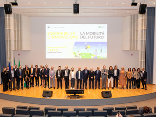 I vincitori del premio Evolution Horizon Award, a Palazzo Lombardia, sul palco dell’Auditorium Testori I vincitori del premio Evolution Horizon Award, a Palazzo Lombardia, sul palco dell’Auditorium Testori