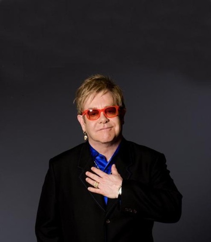Elton John pronto al suo ritorno a Montecarlo sabato sera