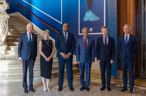 Da sinistra a destra: Robert Calcagno, Isabelle Berro-Amadeï, Wallace Cosgrow (Seychelles), il Dott. Onorevole Arvin Boolell (Mauritius), S.E. Christophe Mirmand e Xavier Prache. © Philippe Fitte / Explorations de Monaco.