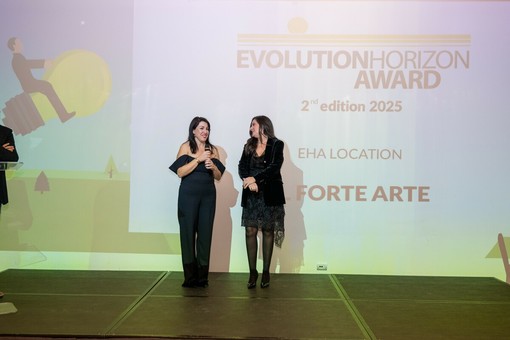 Evolution Horizon Award 2025: Elisa De Leo premia l’arte, celebra innovazione e territorio Evolution Horizon Award 2025: Elisa De Leo premia l’arte, celebra innovazione e territorio