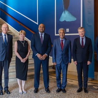 Da sinistra a destra: Robert Calcagno, Isabelle Berro-Amadeï, Wallace Cosgrow (Seychelles), il Dott. Onorevole Arvin Boolell (Mauritius), S.E. Christophe Mirmand e Xavier Prache. © Philippe Fitte / Explorations de Monaco.
