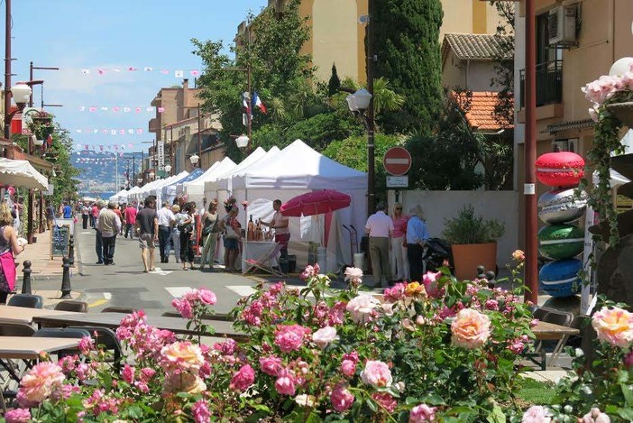 Grasse s’inchina alla sua Regina, la rosa Grasse s’inchina alla sua Regina, la rosa