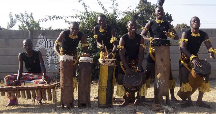 Nella rassegna fotografica l'Ensemble folklorique national Lumumba della Tanzania