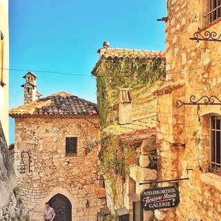 Foto 1: Passeggiare nel borgo medievale - Foto Office de Tourisme Métropolitain Crédits photos : @elli_lili_ @Diddphoto @Audreybahnam @Zygomphotography @Annalisamastella @P.Masson (photo de couverture)