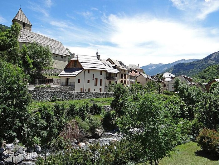 Entraunes, la chiesa di Notre-Dame-de-la-Nativité