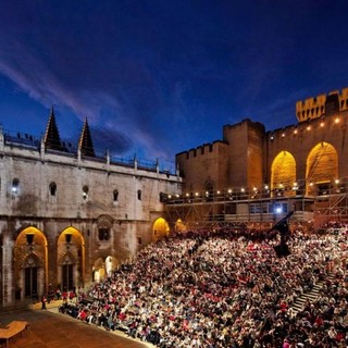 Un'edizione passata del Festival di Avignone