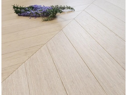 Armony Floor tra parquet, superfici tecniche e soluzioni per l’interior design