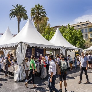Nizza capitale dei libri: al via il Festival du Livre 2025 con grandi firme e giovani lettori