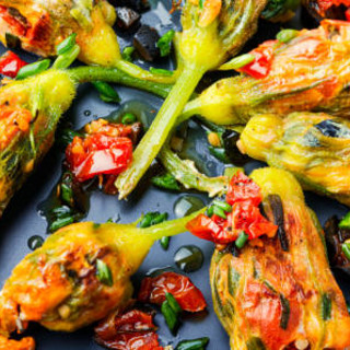 Fleurs de courgettes farcis