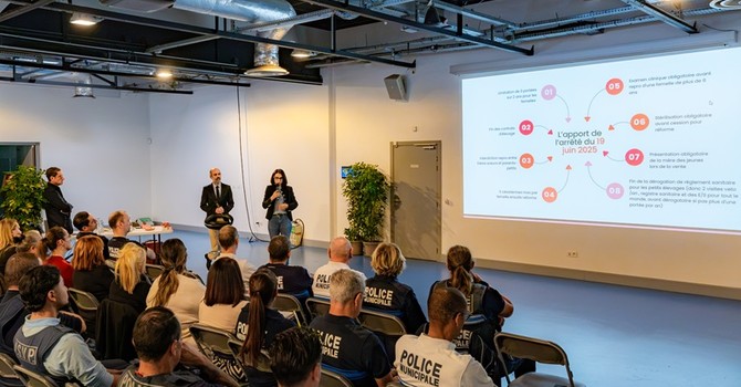 Formation des policiers municipaux à la protection animale © Mairie de Cannes Formation des policiers municipaux à la protection animale © Mairie de Cannes