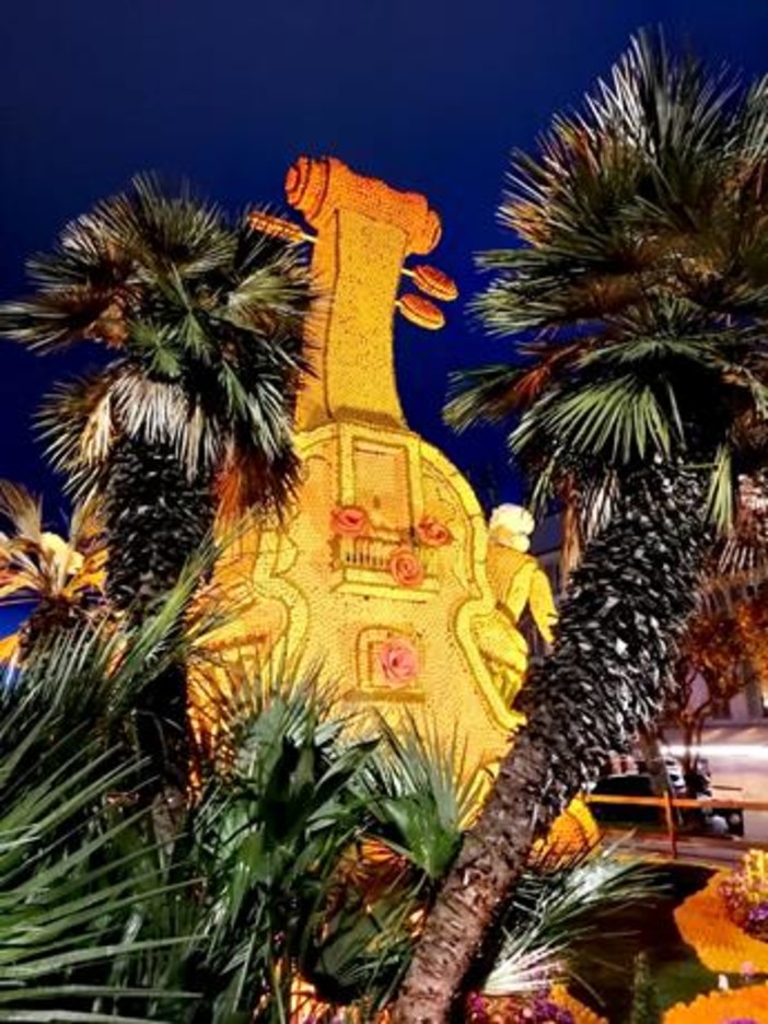 Menton, Fête du Citron - Fotografie di Luisella Cappio Menton, Fête du Citron - Fotografie di Luisella Cappio