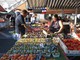 La frutta al mercato di Cours Saleya a Nizza La frutta al mercato di Cours Saleya a Nizza