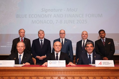 La firma del Monaco Blue Economy (Foto JC Vinaj)