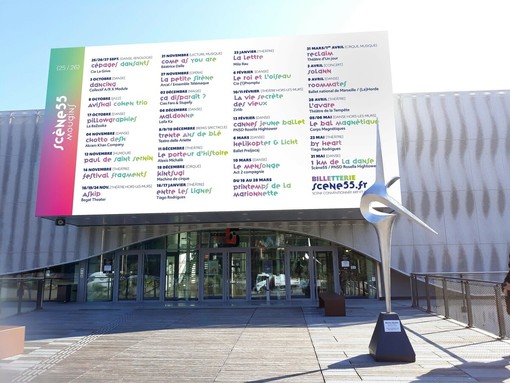 La stagione 2025/2026 di Scène55 si apre con il Festival Trajectoires e l’opera di Tiago Rodrigues