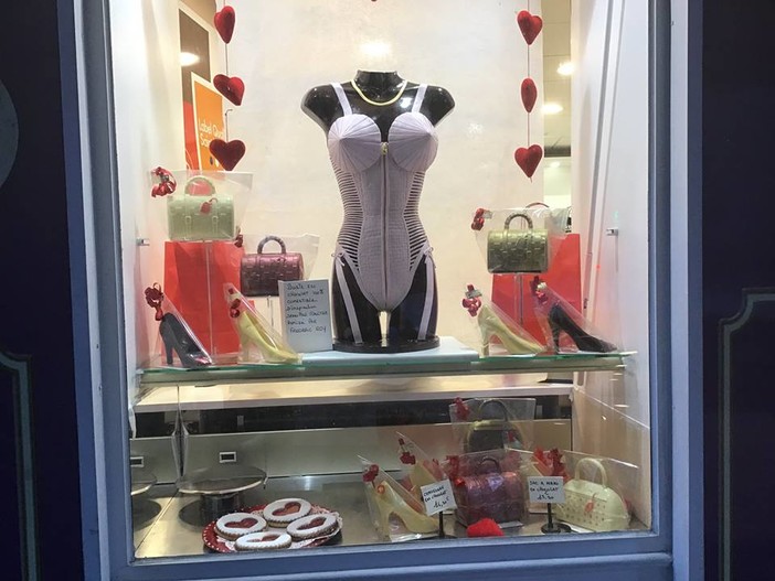 La sexy vetrina al cioccolato della Boulangerie du Capitole a Nizza