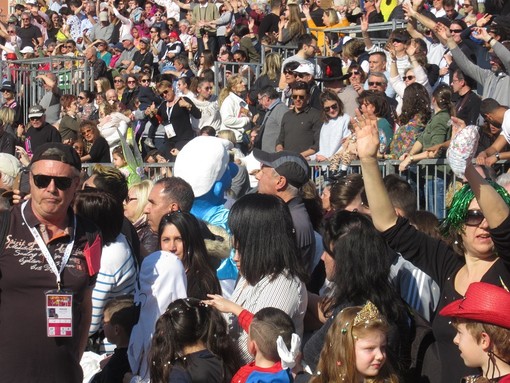 Una tribuna del Carnevale di Nizza edizione 2019 Una tribuna del Carnevale di Nizza edizione 2019