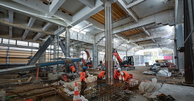 I lavori nel Mercato di Forville a Cannes sono iniziati con l’installazione di 475 pali di fondazione, profondi tra i 12 e i 20 metri. @Ville de Cannes