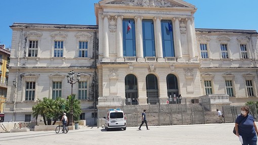 Nizza, il Palazzo di Giustizia (foto di  Ghjuvan Pasquale)