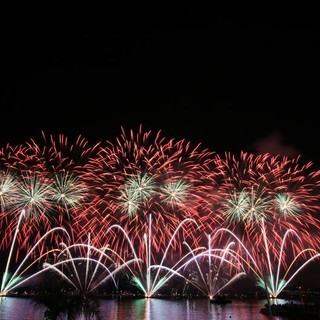 Cannes, 14 luglio. Torna il grandioso Festival dei fuochi d'artificio piromelodici
