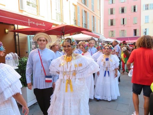 Farandole 2022, i gruppi si esibiscono