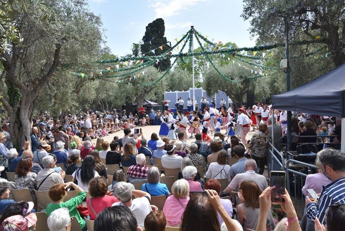 Domani, ai giardini di Cimiez, torna lou Festin des Mai Domani, ai giardini di Cimiez, torna lou Festin des Mai