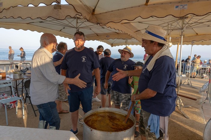 La preparazione della minestra al pesto (Foto menton.fr) La preparazione della minestra al pesto (Foto menton.fr)
